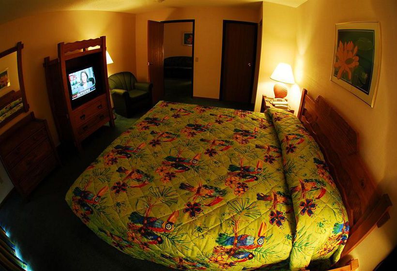 Polynesian Resort Hotel & Suites  | Wisconsin Dells | Wisconsin | United States 1