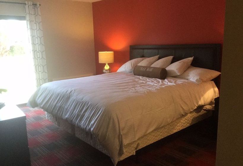 Polynesian Resort Hotel & Suites  | Wisconsin Dells | Wisconsin | United States 20