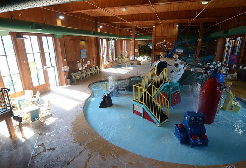 Polynesian Resort Hotel & Suites  | Wisconsin Dells | Wisconsin | United States 8