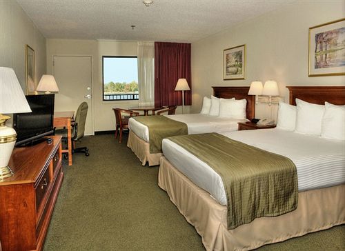 Magnuson Hotel on The Lake Clarksville   | Clarksville | Virginia | United States