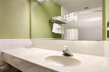 Hotel Howard Johnson Inn Fargo  | Fargo | North Dakota | United States 9