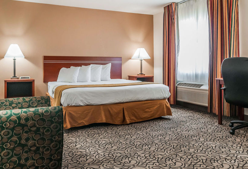 Hotel Quality Inn & Suites Pueblo  | Pueblo | Colorado | United States 10