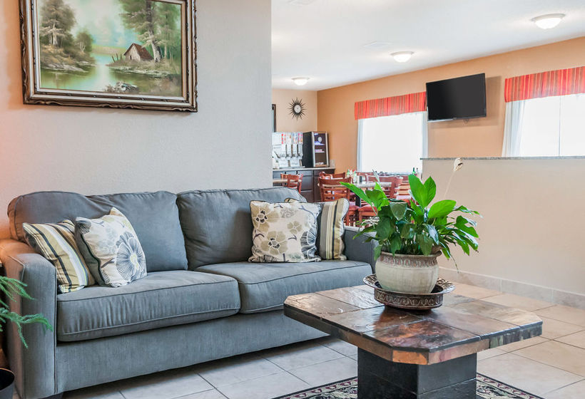 Hotel Quality Inn & Suites Pueblo  | Pueblo | Colorado | United States 15