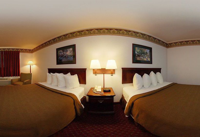 Hotel Quality Inn & Suites  | South Bend | Indiana | United States 9