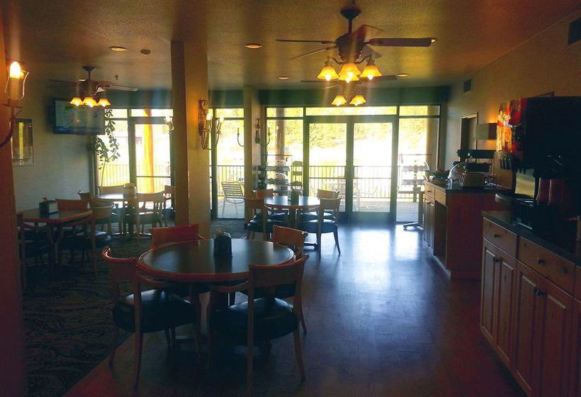 Hotel Quality Inn Pine Lodge  | Whitefish | Montana | United States 9