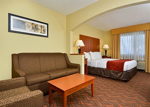 Hotel Comfort Suites Park Central  | Dallas | Texas | United States 20
