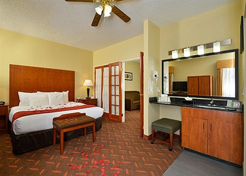 Hotel Comfort Suites Park Central  | Dallas | Texas | United States 3