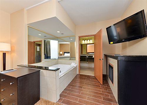 Hotel Comfort Suites Kenosha  | Kenosha | Wisconsin | United States 12