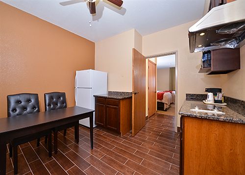 Hotel Comfort Suites Kenosha  | Kenosha | Wisconsin | United States 17