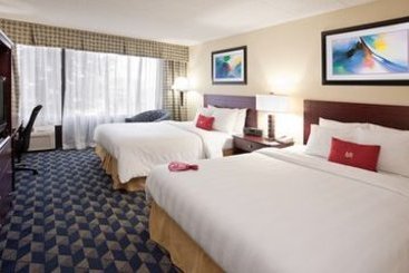 Hotel Crowne Plaza Cleveland Airport 