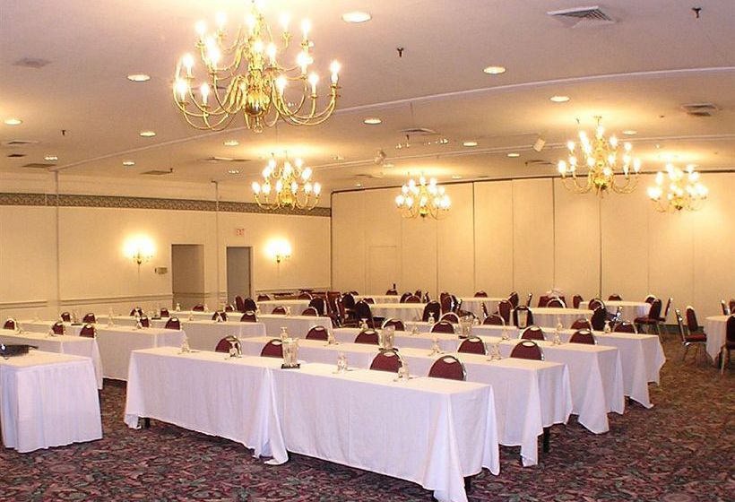 Hotel Fireside Inn & Suites 