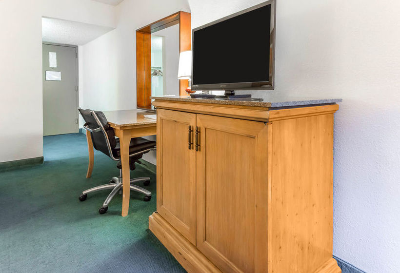 Hotel Econo Lodge New Stanton   | New Stanton | Pennsylvania | United States 15