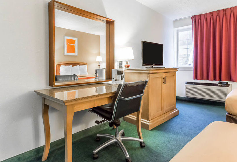 Hotel Econo Lodge New Stanton   | New Stanton | Pennsylvania | United States 16