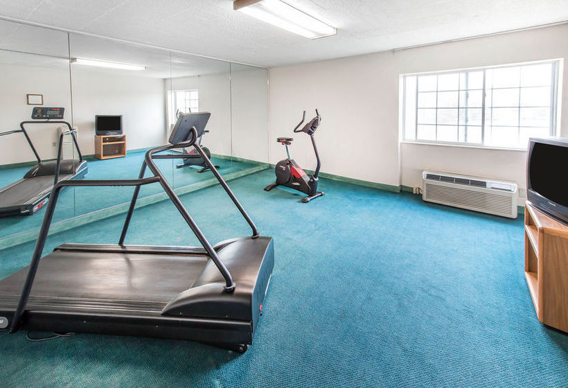 Hotel Econo Lodge New Stanton   | New Stanton | Pennsylvania | United States 7