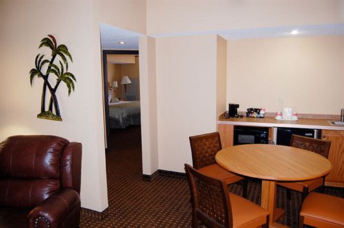 Ramada Sioux Falls Airport Hotel & Suites  | Sioux Falls | South Dakota | United States 20