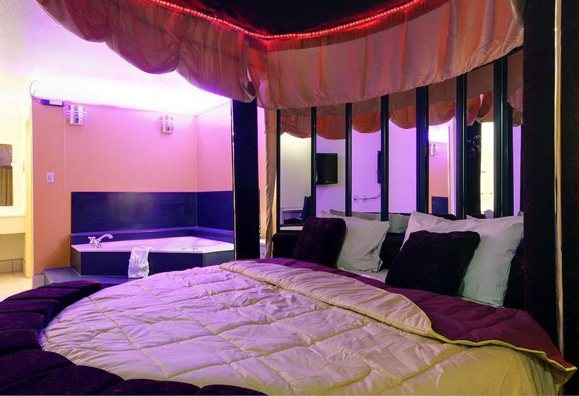 Hotel Americas Best Value Inn & Suites-McAllen Pharr  | Pharr | Texas | United States 12