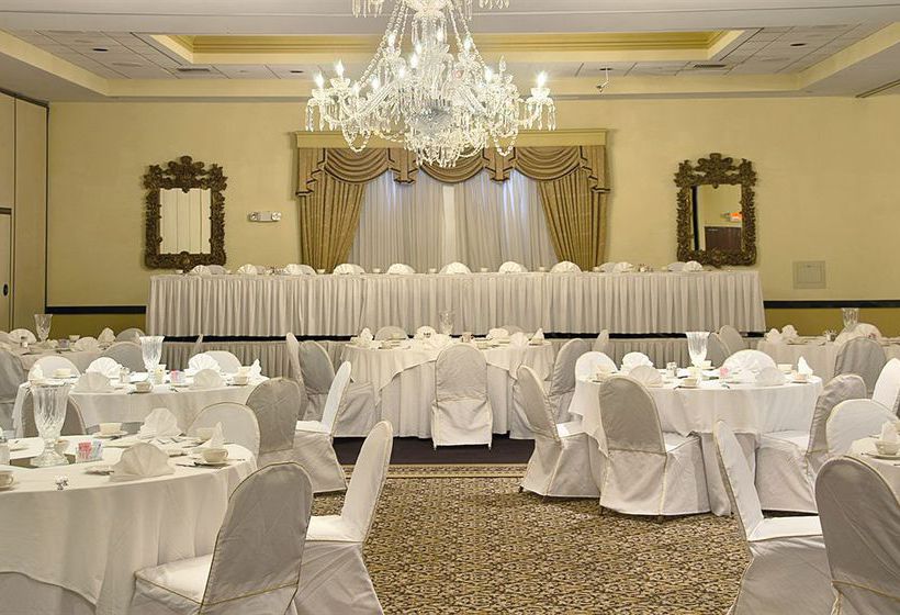 Radisson Hotel & Conference Center Rockford  | Rockford | Illinois | United States 10