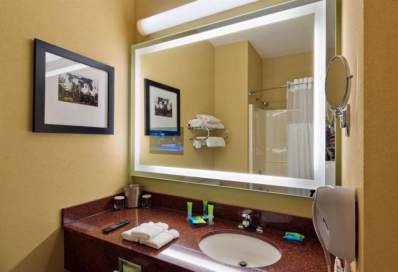 Radisson Hotel & Conference Center Rockford  | Rockford | Illinois | United States 5