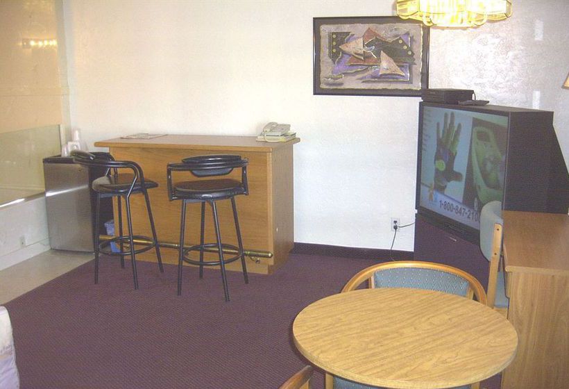 Hotel Red Carpet Inn Medford