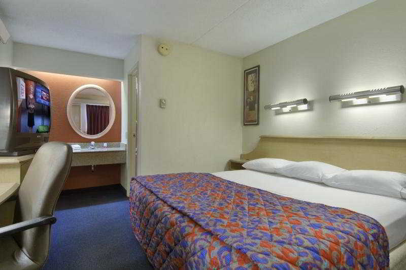 Hotel Red Roof Inn Detroit Dearborn  | Dearborn | Michigan | United States 10