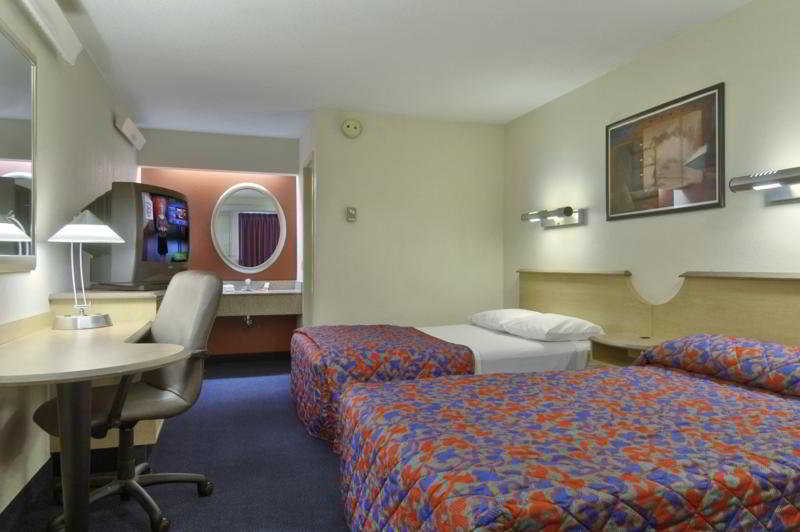 Hotel Red Roof Inn Detroit Dearborn  | Dearborn | Michigan | United States 11