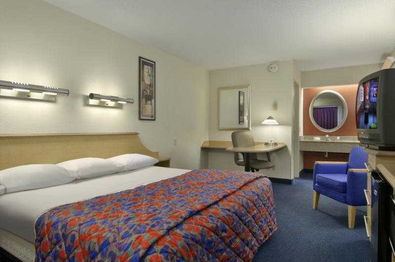 Hotel Red Roof Inn Detroit Dearborn  | Dearborn | Michigan | United States 15