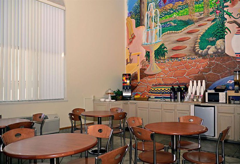 Hotel Red Roof Inn & Suites Albuquerque Midtown  | Albuquerque | New Mexico | United States 1