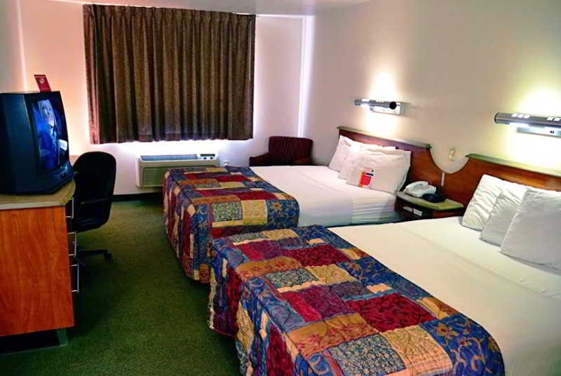 Hotel Red Roof Inn & Suites Albuquerque Midtown  | Albuquerque | New Mexico | United States 14