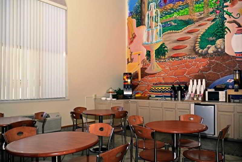 Hotel Red Roof Inn & Suites Albuquerque Midtown  | Albuquerque | New Mexico | United States 15