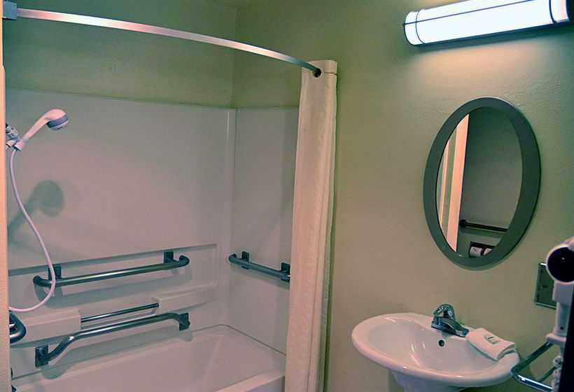 Hotel Red Roof Inn & Suites Albuquerque Midtown  | Albuquerque | New Mexico | United States 4