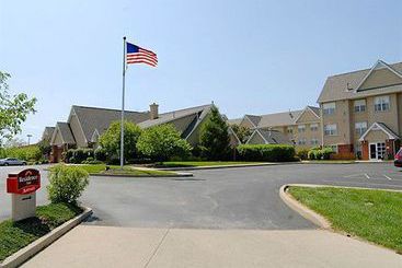 Residence Inn by Marriott Airport 