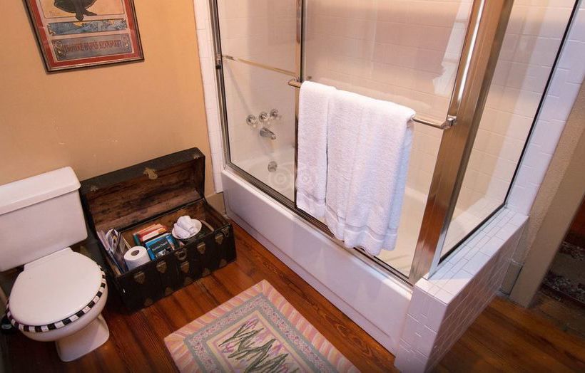 Hotel Robins Nest Bed & Breakfast Inn  | Houston | Texas | United States 1