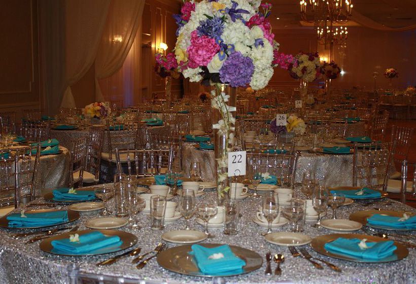 Hotel Seaport Inn & Marina 