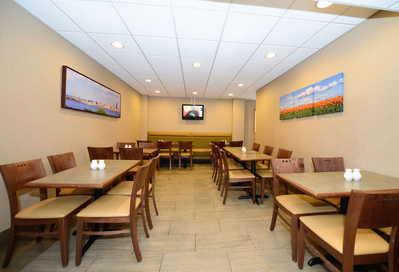 Quality Inn & Suites Seattle Hotel  | Seattle | Washington | United States 12