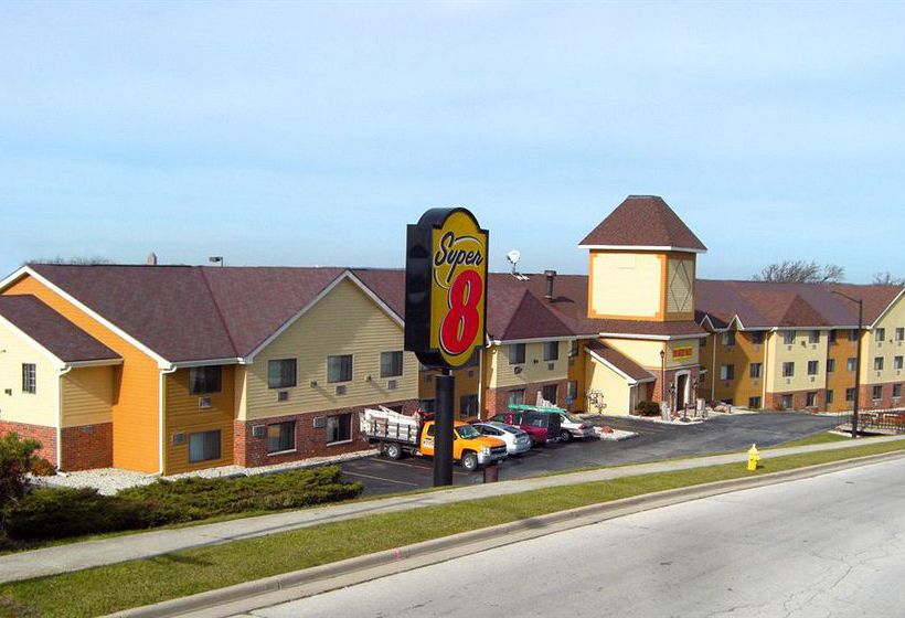 Hotel Super 8 Waukesha Wisconsin