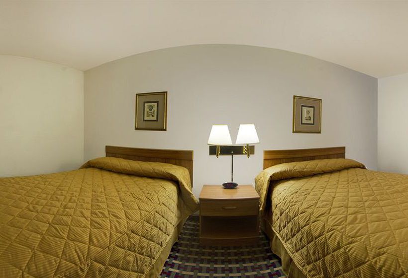 Hotel Super 8 Waukesha  | Waukesha | Wisconsin | United States 3
