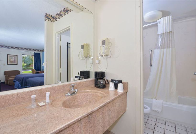 Hotel Howard Johnson Express Inn Savannah   | Savannah | Georgia | United States 17