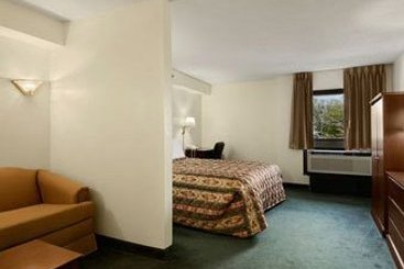 Hotel Days Inn & Suites Cedar Rapids  | Cedar Rapids | Iowa | United States 3