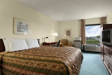 Hotel Days Inn & Suites Cedar Rapids  | Cedar Rapids | Iowa | United States 8