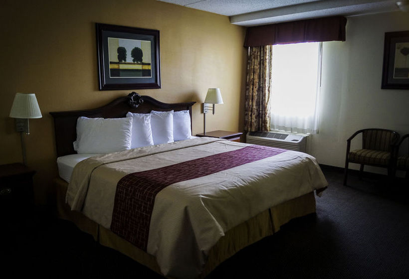 Hotel Clarion Inn & Suites Terre Haute  | Terre Haute | Indiana | United States 15