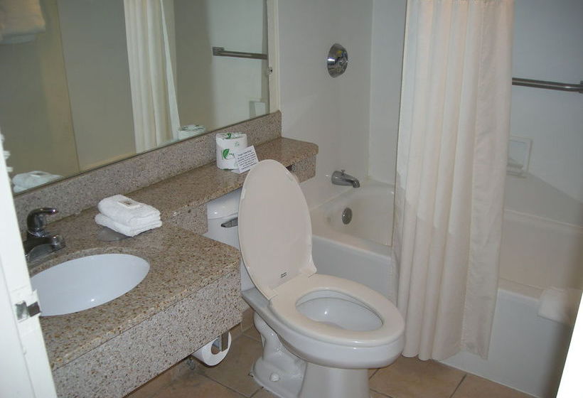 Hotel Clarion Inn & Suites Terre Haute  | Terre Haute | Indiana | United States 8