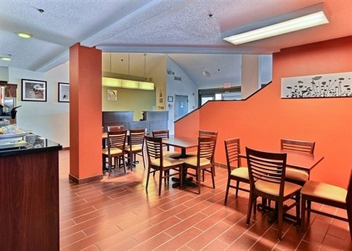 Hotel Sleep Inn  | Bridgeport | West Virginia | United States 11