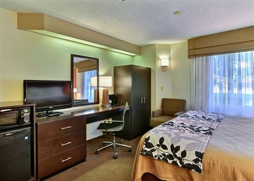 Hotel Sleep Inn  | Bridgeport | West Virginia | United States 8