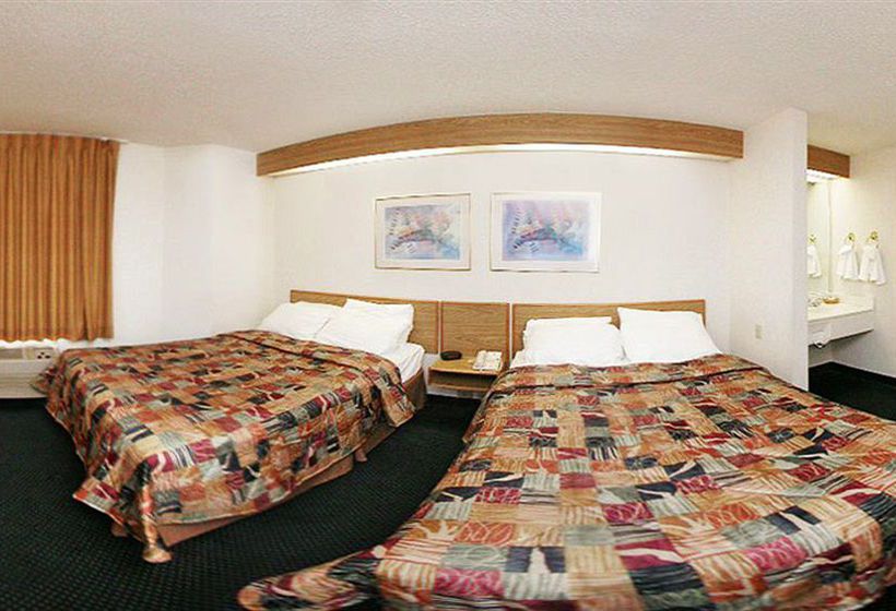 Hotel Rodeway Inn Airport  | Flint | Michigan | United States 1