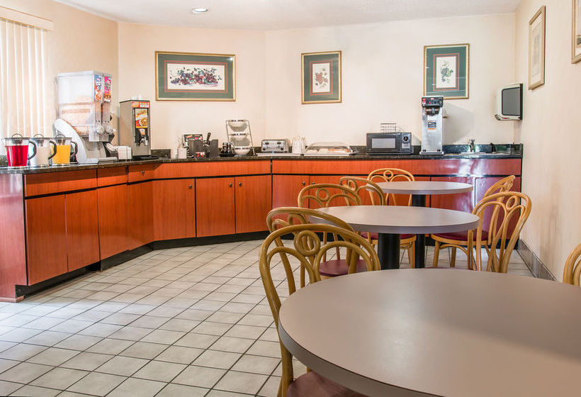 Hotel Rodeway Inn Airport  | Flint | Michigan | United States 10