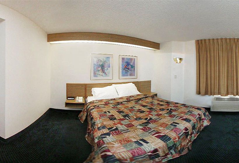 Hotel Rodeway Inn Airport  | Flint | Michigan | United States 5