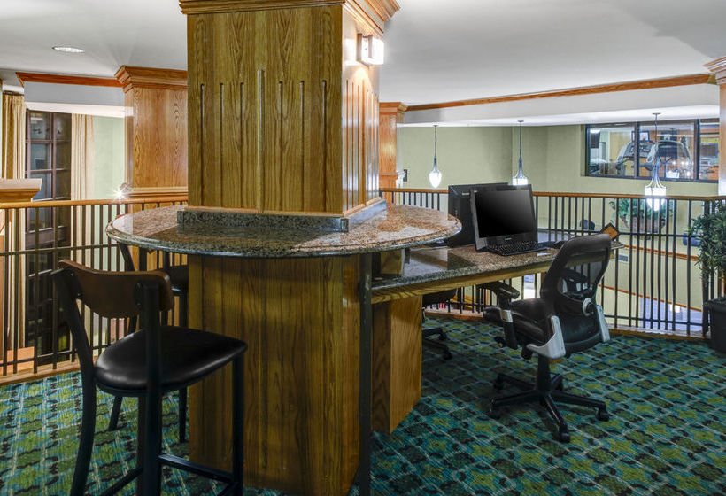 Hotel Holiday Inn Express & Suites Atlanta Buckhead  | Atlanta | Georgia | United States 2