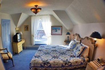 Bed and Breakfast Snow Queen Victorian Bed&Breakfast Lodge  | Aspen | Colorado | United States 2