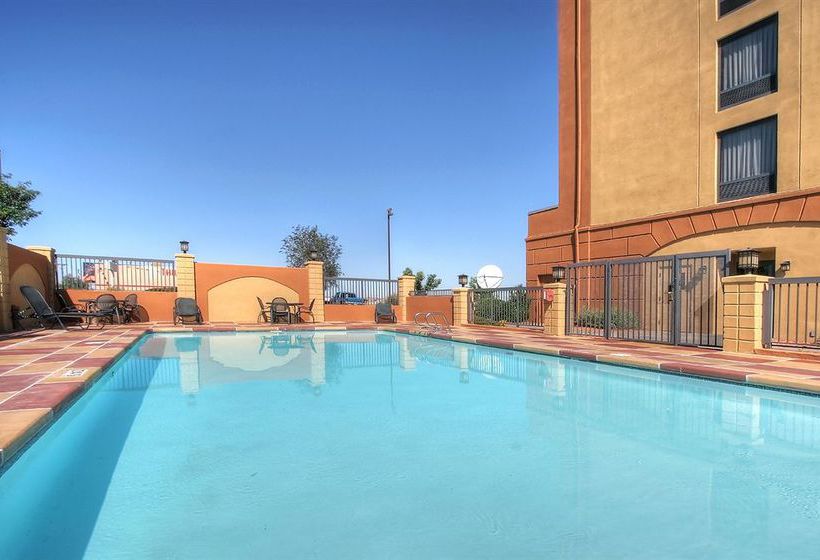 Hotel Holiday Inn Express & Suites Midtown