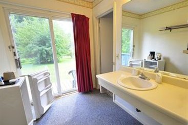 Hotel Sun & Ski Motor Inn  | Stowe | Vermont | United States 1